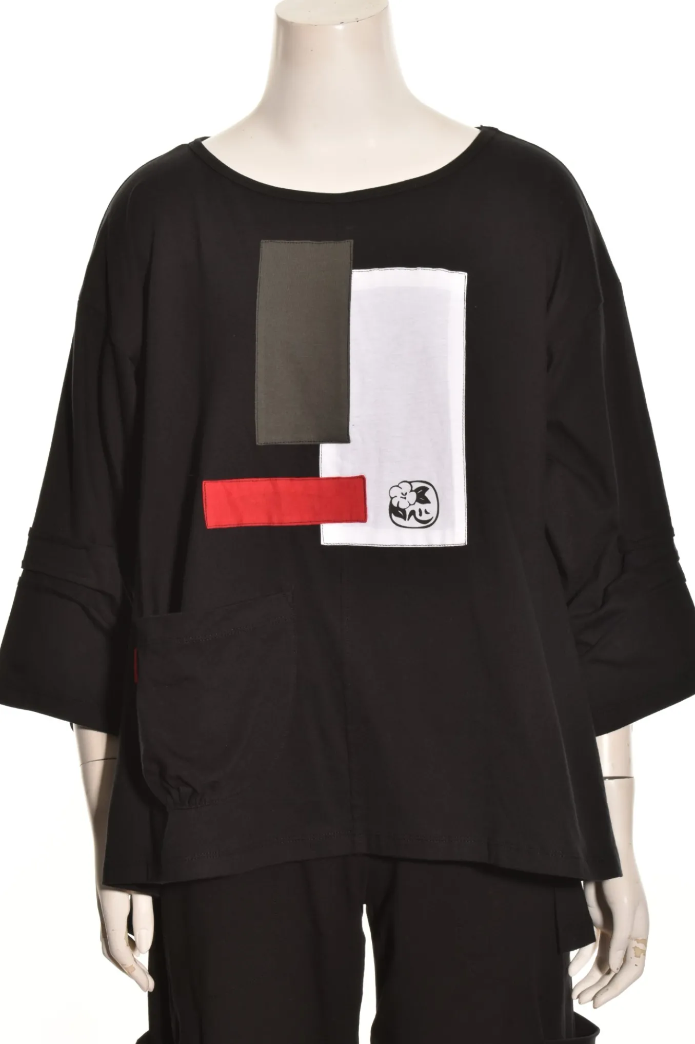 Yasuko. Patch Peated Blouse.