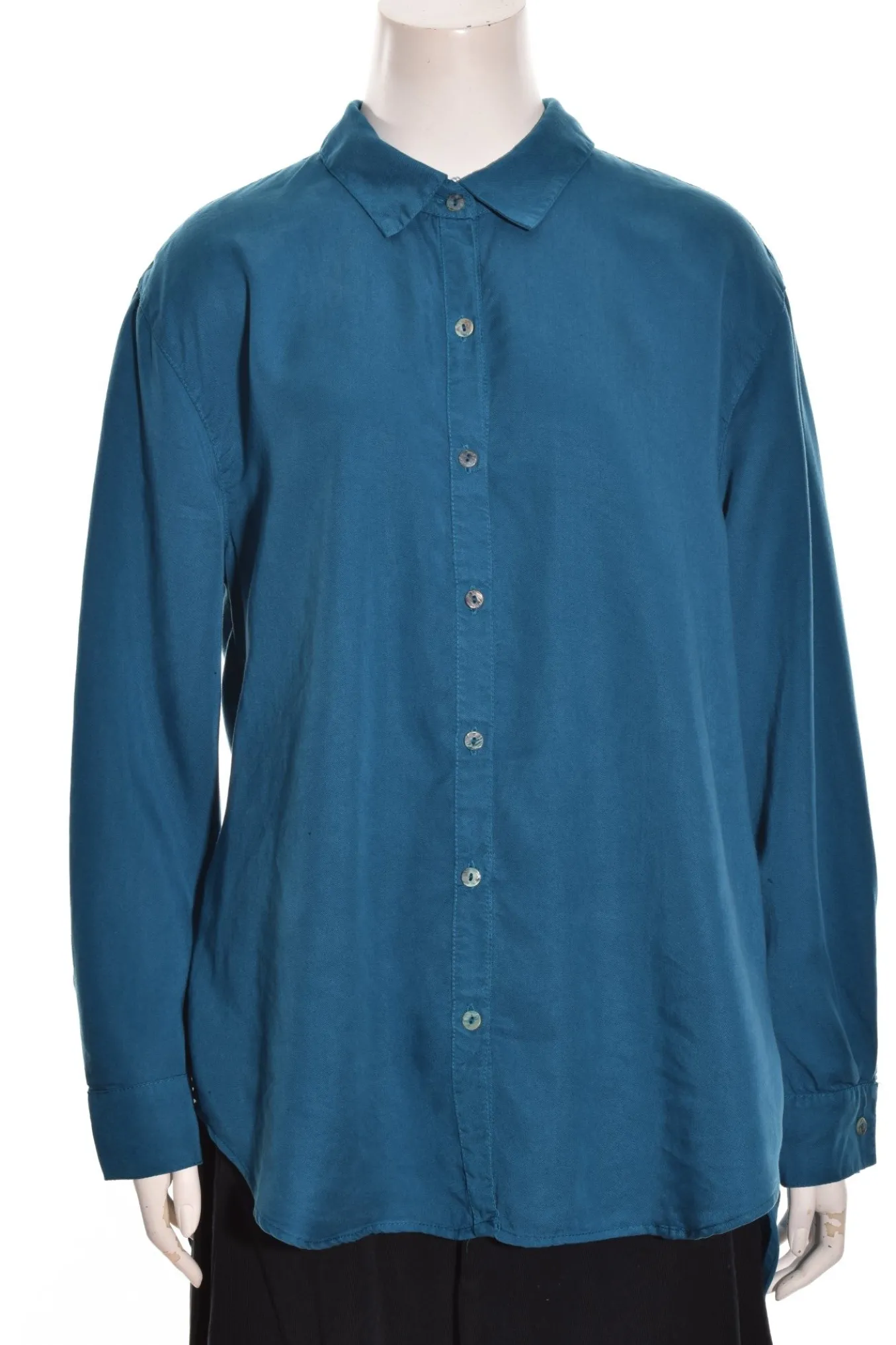 Cut Loose. Big Shirt.